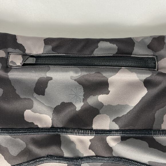 Athleta Lightning Camo 7/8 Tight Women's Size Medium Mid Rise Stretch Workout - Picture 3 of 7